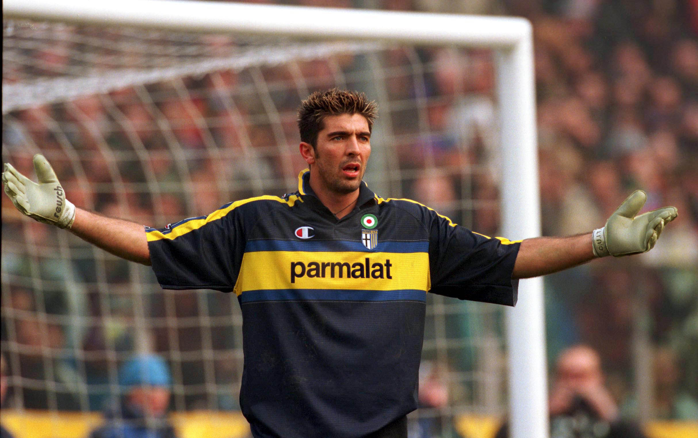 A long, long time ago... Buffon at Parma (©Claudio Villa/Getty Images)