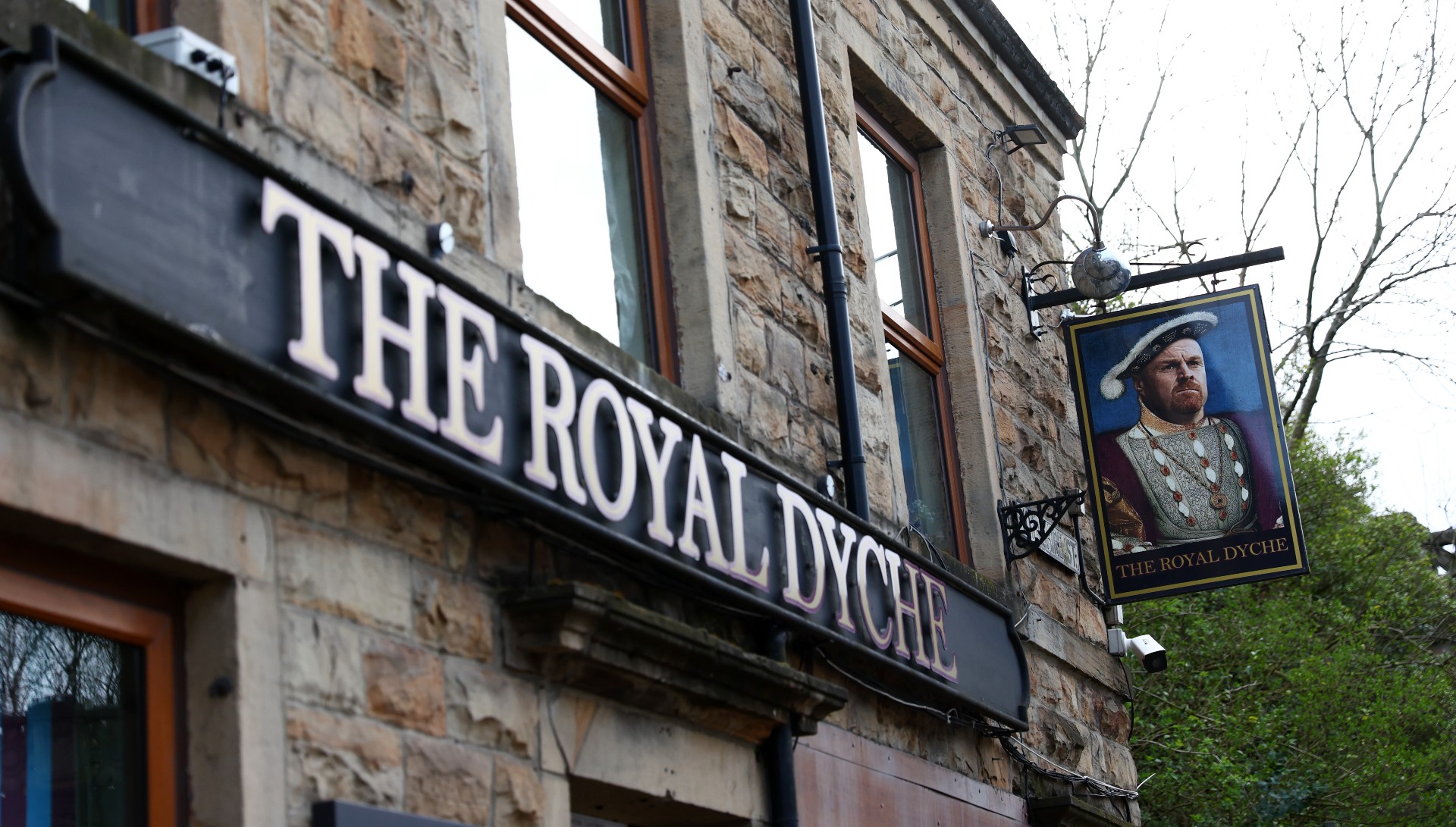 Yes, he's that popular out there... (©Clive Brunskill/Getty Images)