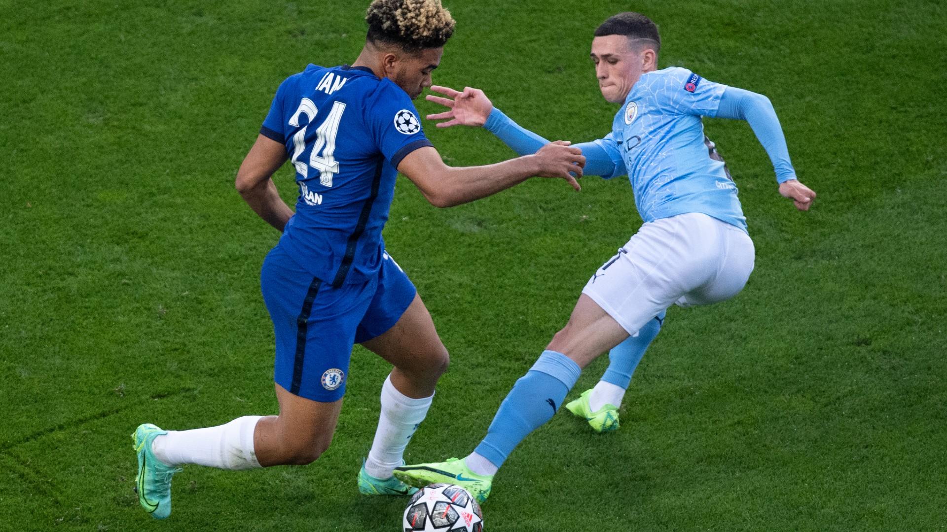 James against Fodden in the UCL finals (©Visionhaus/Getty Images)