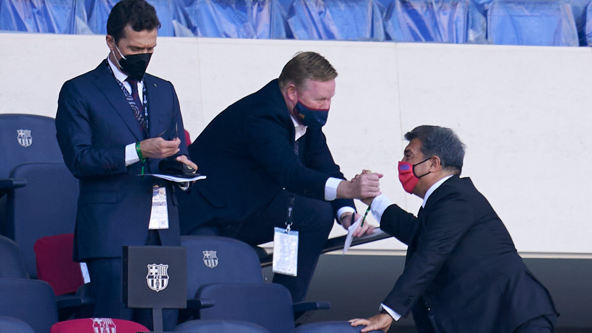 Koeman and Laporta (©Pedro Salado/Quality Sport Images/Getty Images)