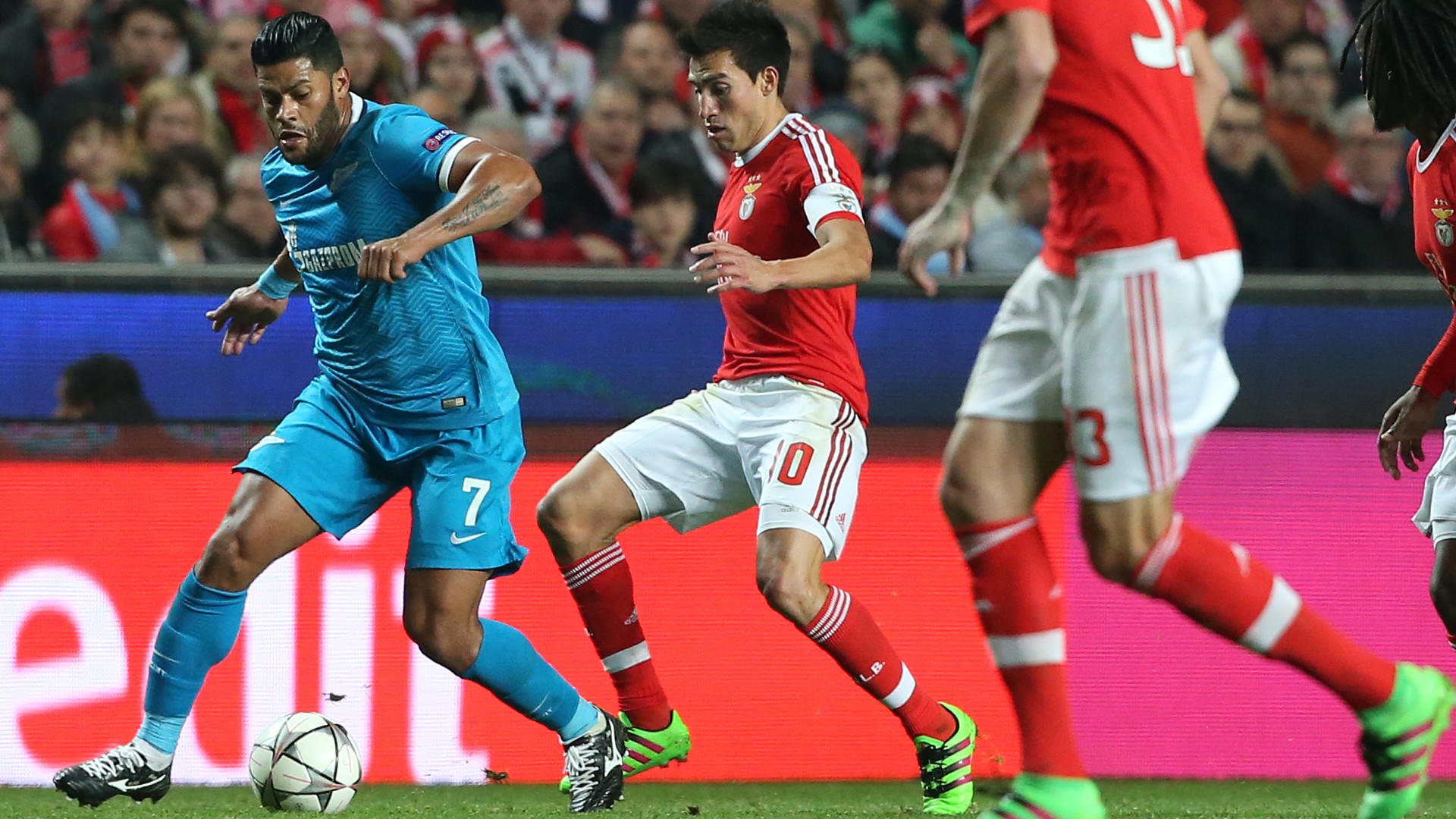 One on three? No problem for him (©Gallo images)