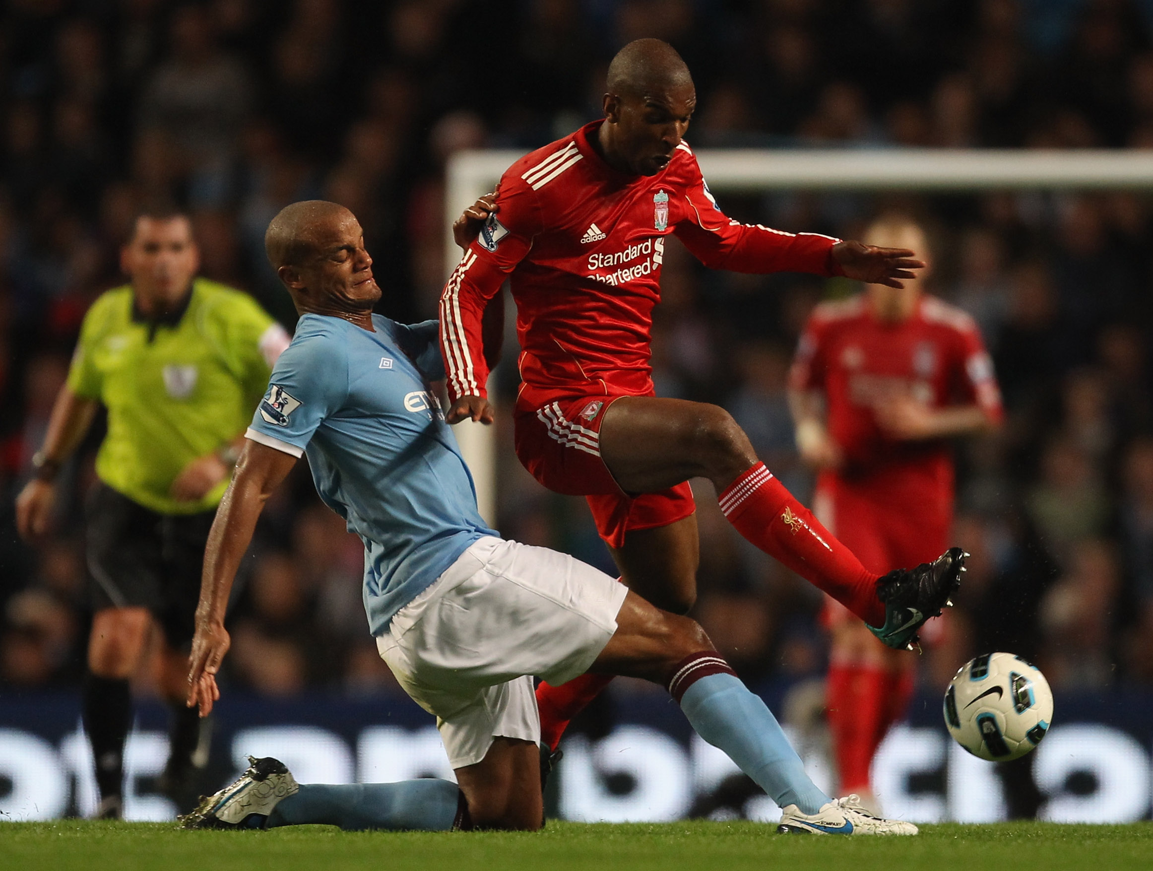 Babel in action for Liverpool against City in 2010 (©Alex Livesey/Getty Images)