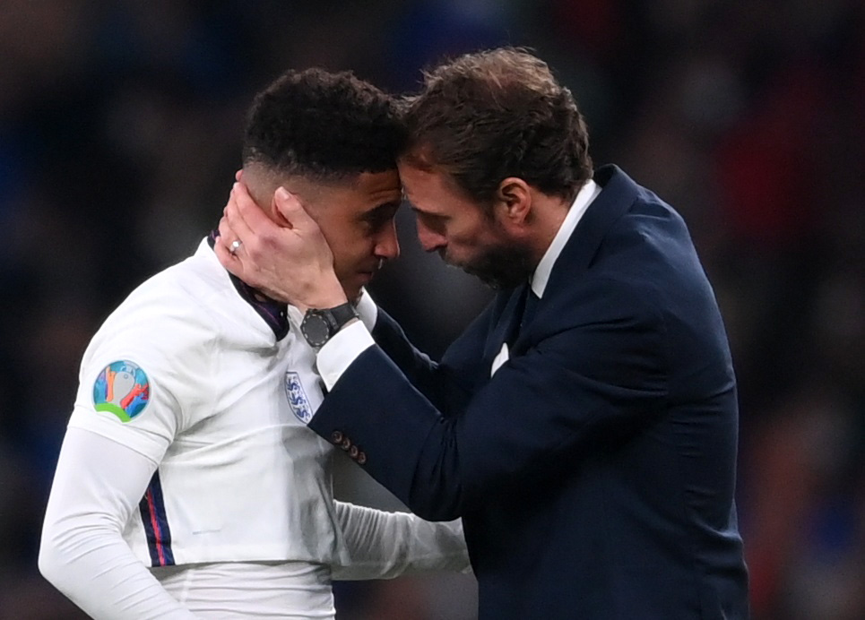 Southgate consolates Sancho (© REUTERS/Laurence Griffiths )