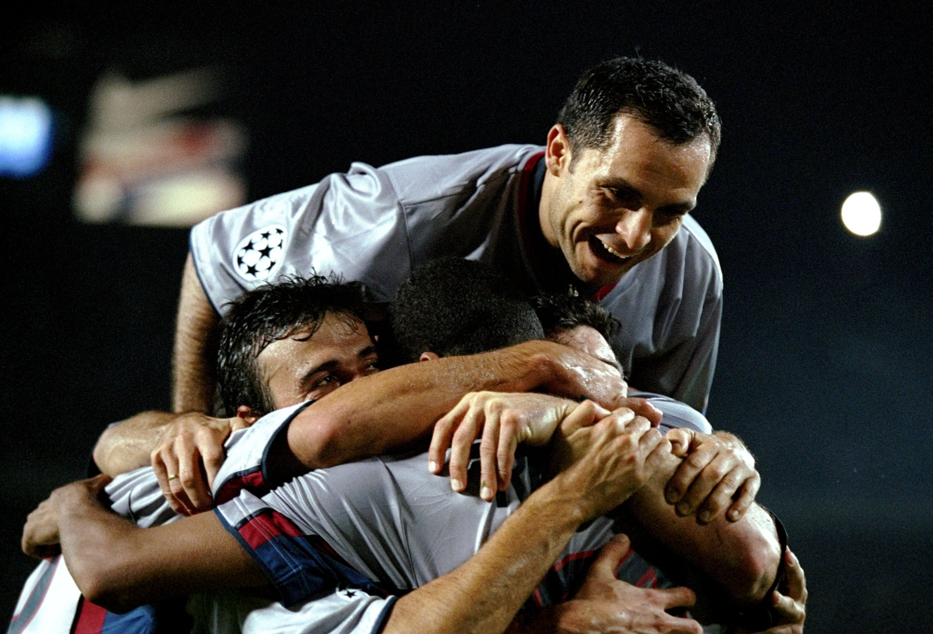 Sergi Barjuan celebrates with his Barcelona teammates in 2001 (©Phil Cole /Allsport)