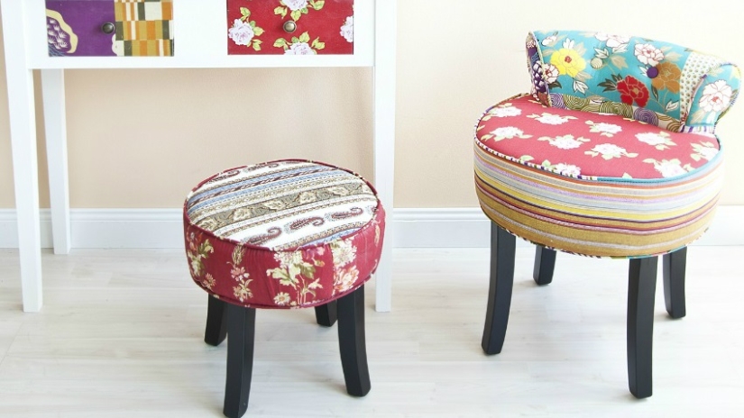 Patchwork Hocker mit Holzbeinen