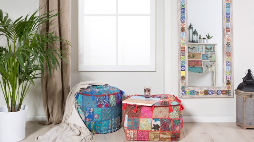 Roter Pouf als Patchwork Möbelstück