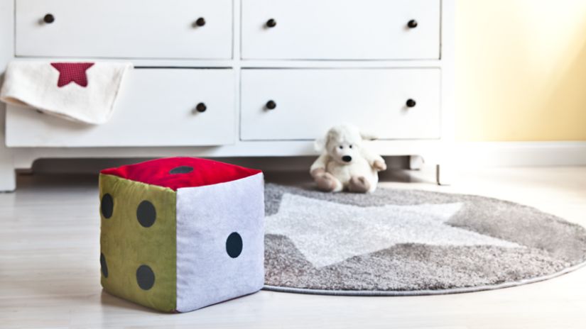 weißer Kinderkleiderschrank für kleine Jungen