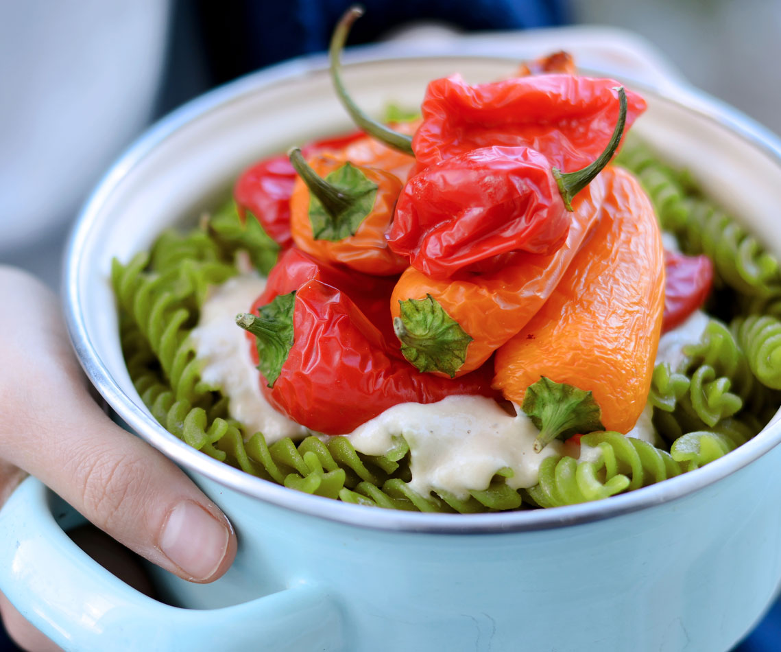 Rezept für Erbsen Pasta mit Ofen Paprika und Pastinaken Creme