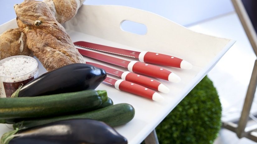 Cuchillos-de-carne-rojos