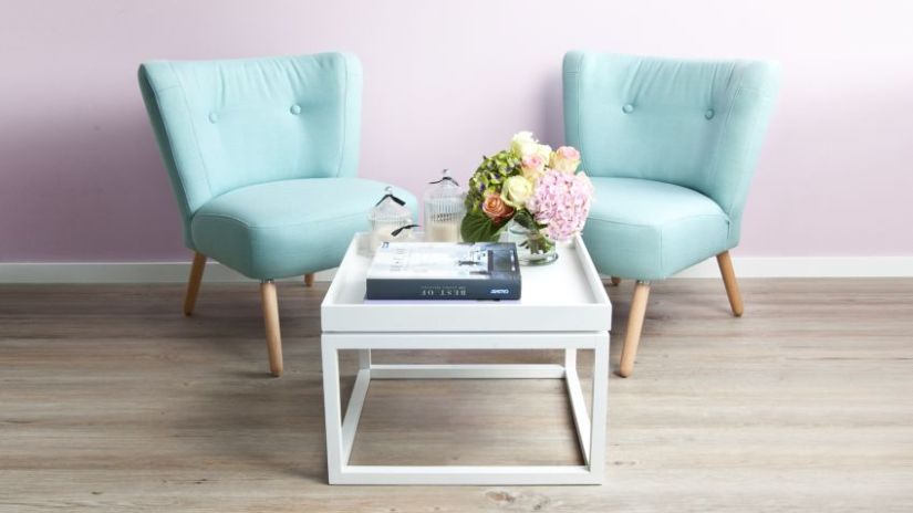 Fauteuils dans un salon vintage