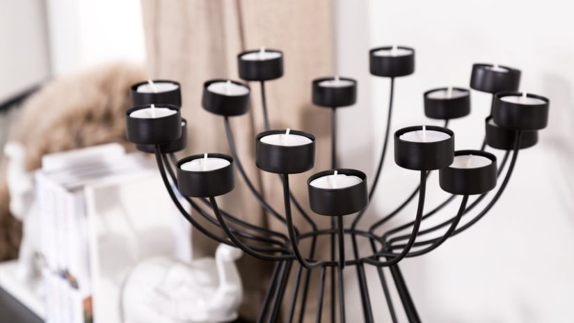 Chandelier en métal contemporain