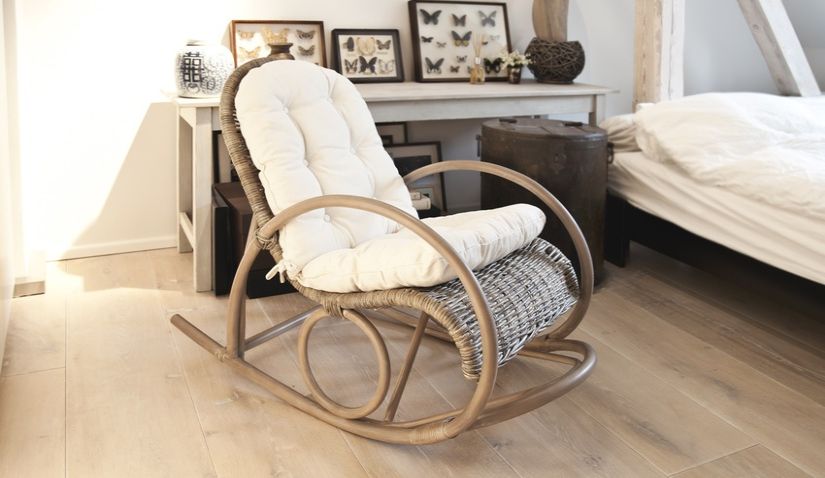 Grand fauteuil rotin à bascule