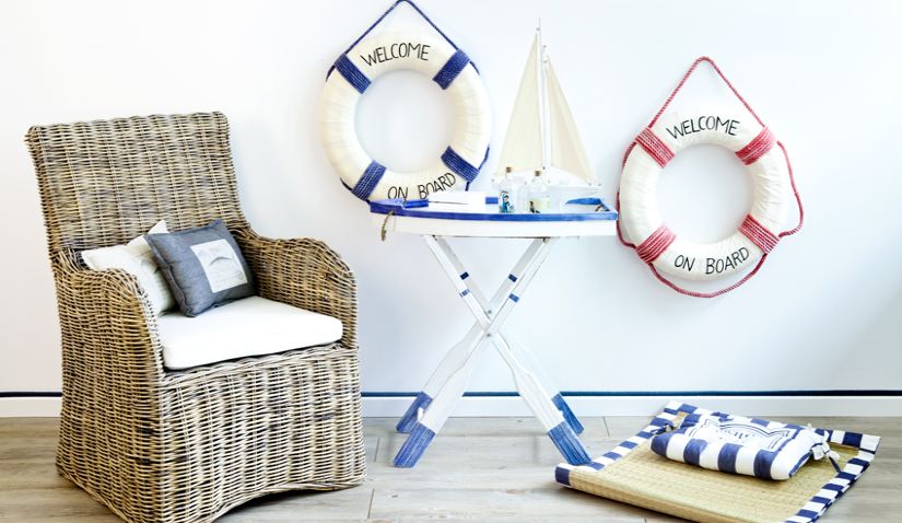 Fauteuil en rotin et style bord de mer