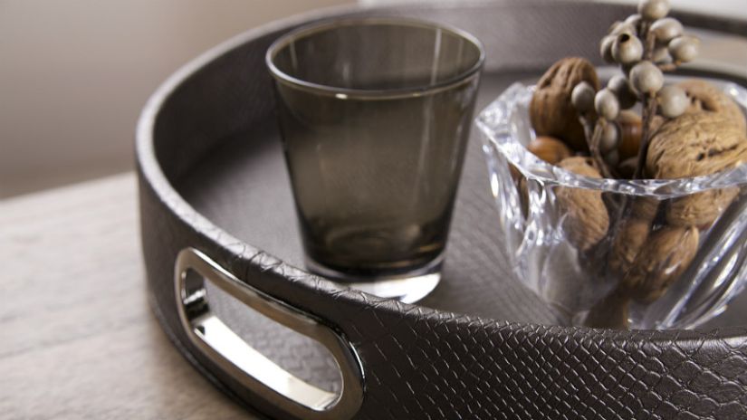 Plateau design en cuir marron