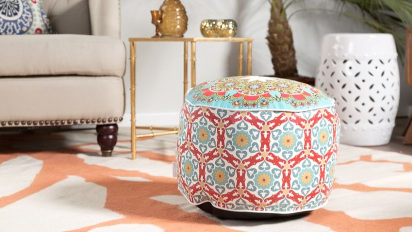 Pouf boho à motifs colorés