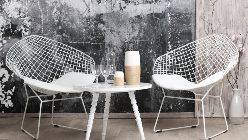 2 fauteuils design blanc en métal