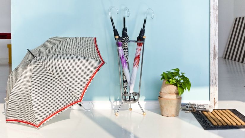 Porte parapluies en métal argenté