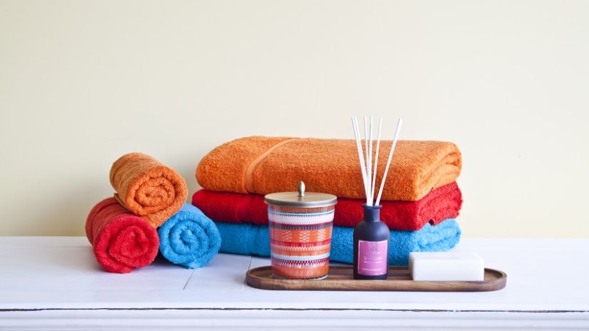 Serviette de toilette de couleur