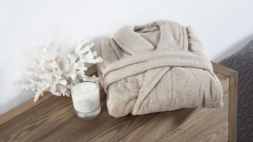 Sortie de bain marron en éponge