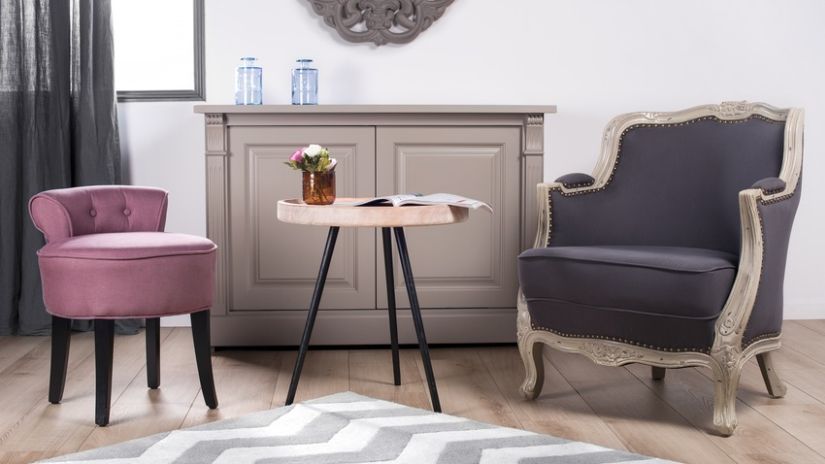 Fauteuil bergère de couleur grise