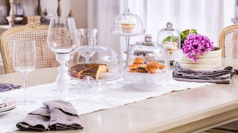Présentoir à gâteau sur pied