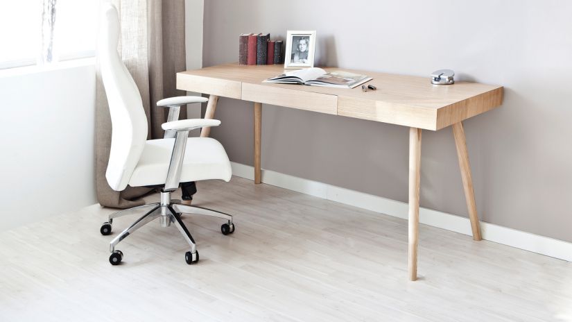 Chaise à roulettes de bureau
