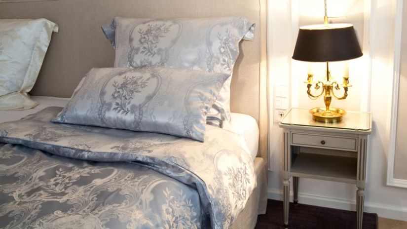 Housse de couette bleue en satin