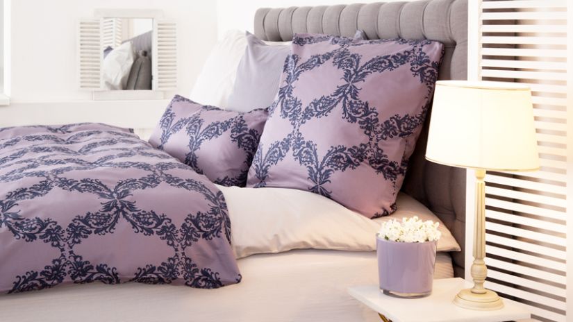 Housse de couette violette à motifs