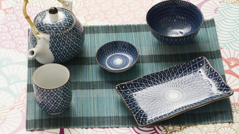 Plateau gris pour le thé