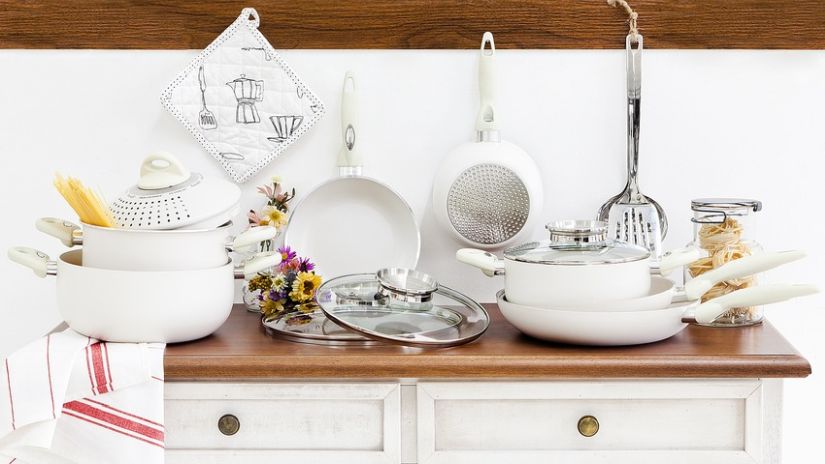 Poêle à induction blanche design