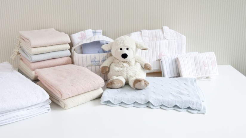 tour de lit rose, linge de lit bébé, parure de lit bébé
