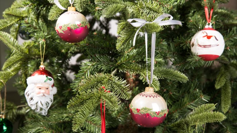 Jolies boules de Noël rouges
