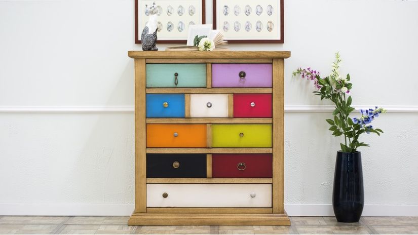 Commode apothicaire colorée en bois
