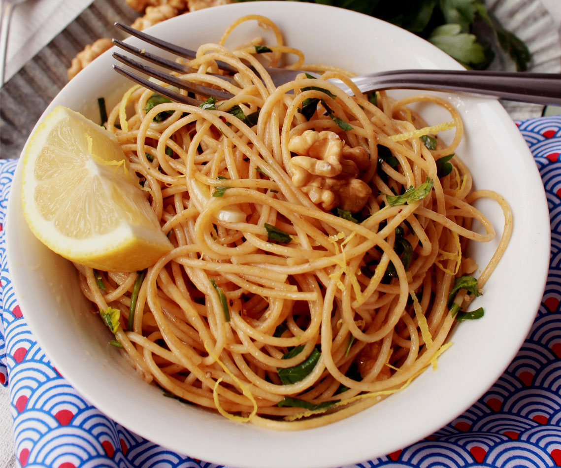 Spaghetti à l'ail, citron et persil