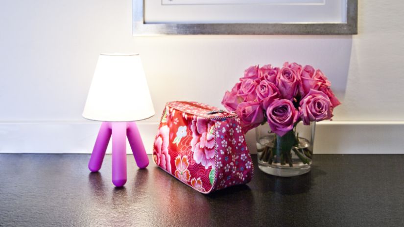 Lampe rose trépied