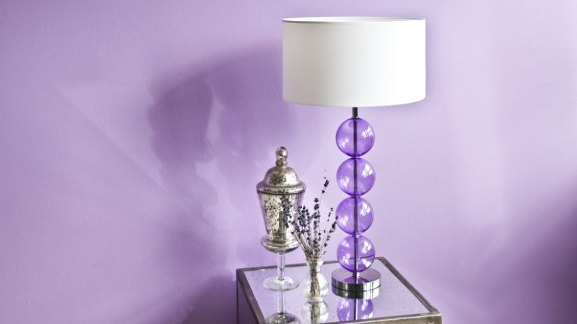 lampe violette en verre