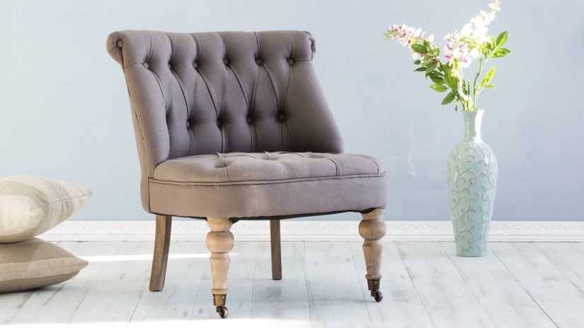 Amphore en porcelaine bleu ciel