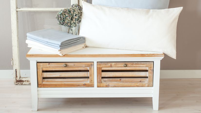 Coffre de rangement blanc et bois