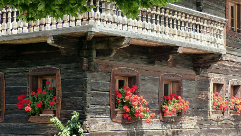 Ristrutturare un rustico: sinfonia in legno e pietra dalani e ora ... Idee per ristrutturare un rustico