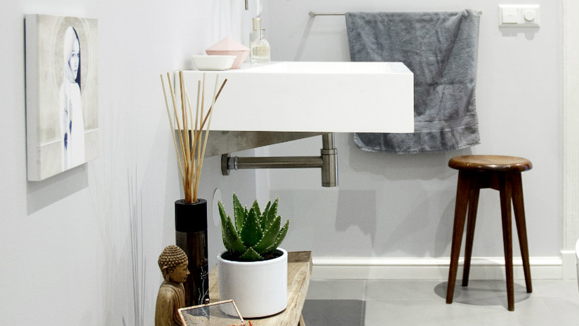 bagno minimal lavabo sospeso