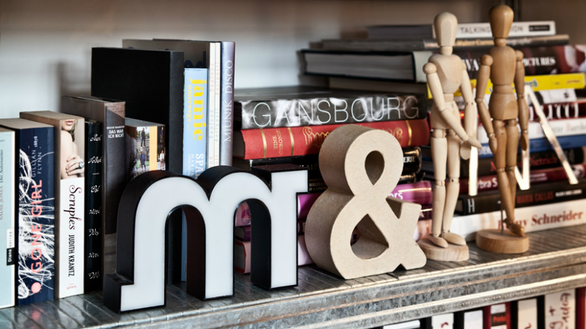 libreria in ciliegio per il living o la cameretta