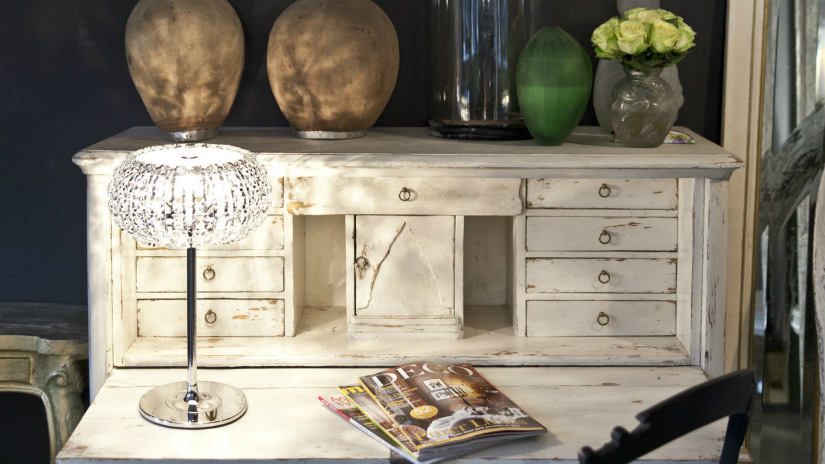 secretaire antico in legno bianco