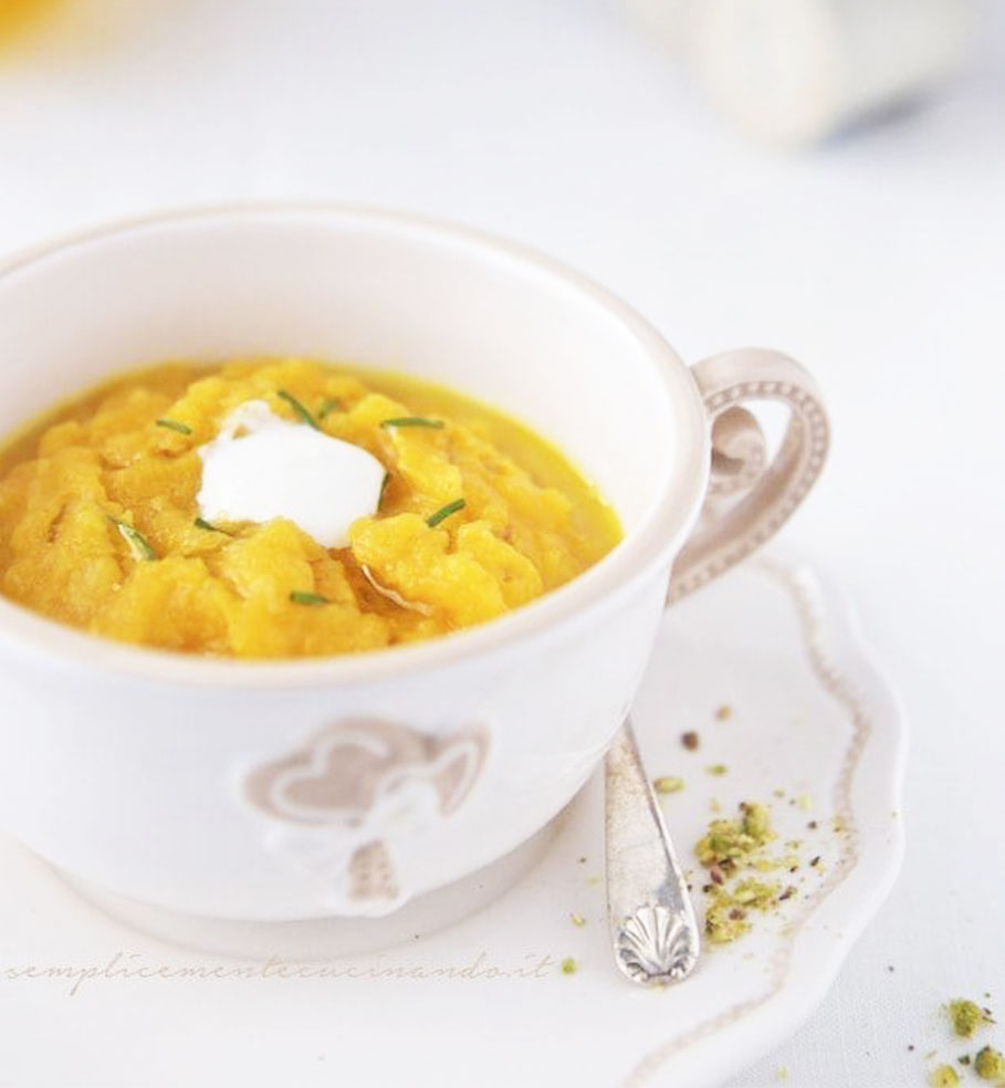Crema-di-zucca-e-porri-con-granella-di-pistacchi-main