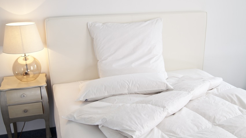 design bedlamp met glazen voet