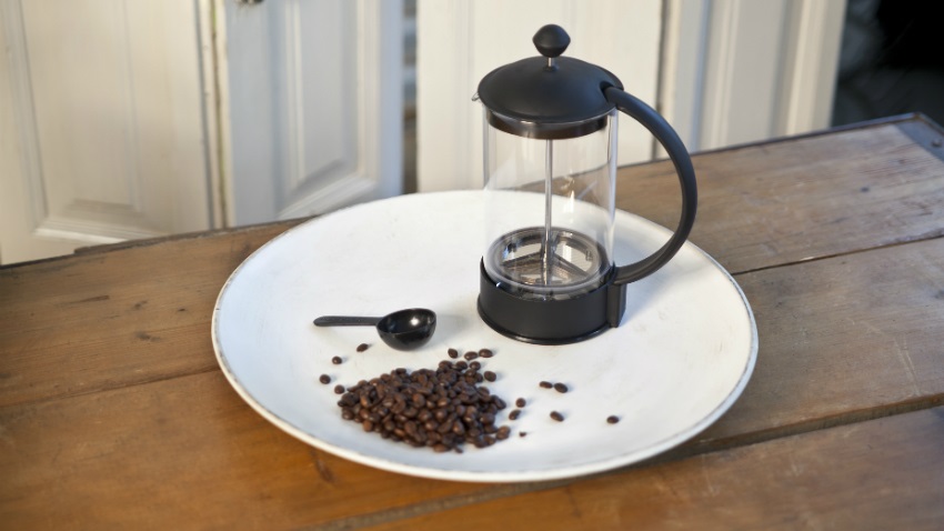 koffiepers en koffiebonen