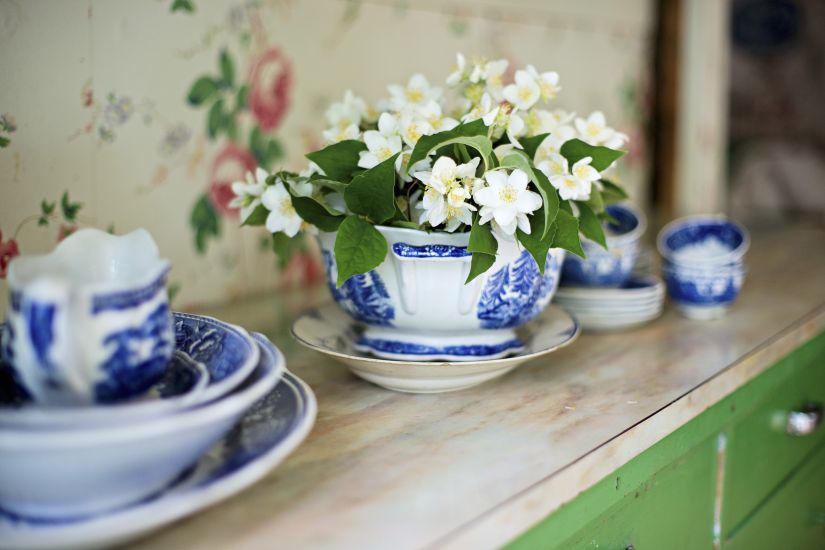 delfts blauwe kopjes als decoratie