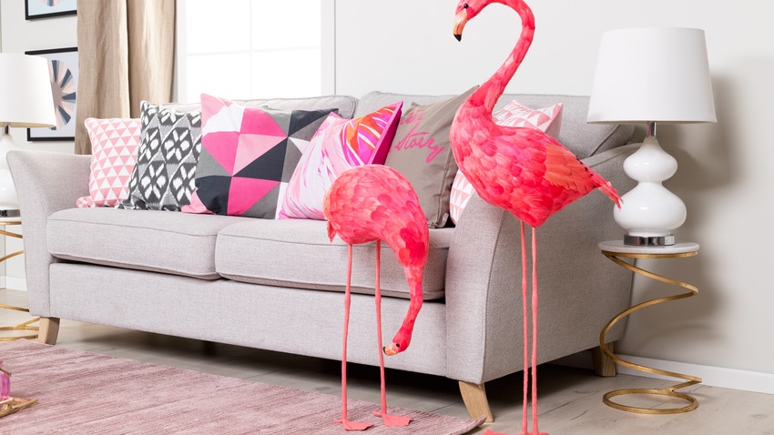 roze kleed met flamingo-decoratie