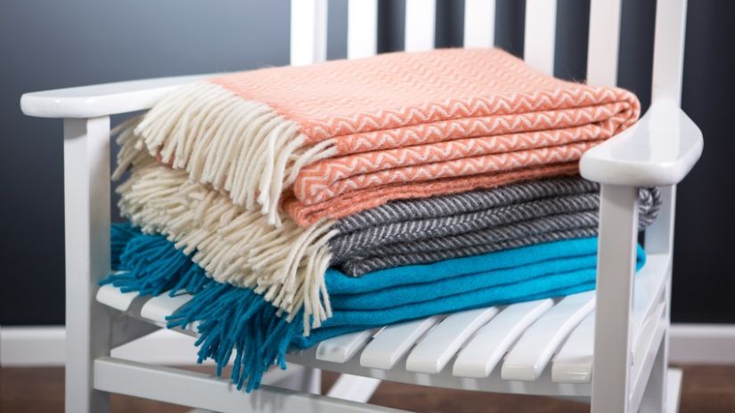 wollen dekens in verschillende kleuren