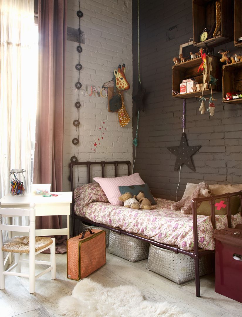 dekbedovertrek ledikant in vintage kinderkamer