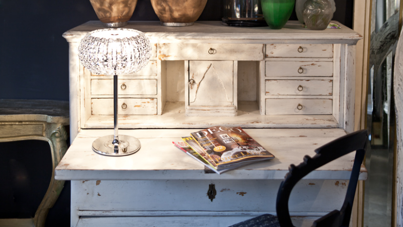 koloniaal bureau romantische stijl interieur brocant